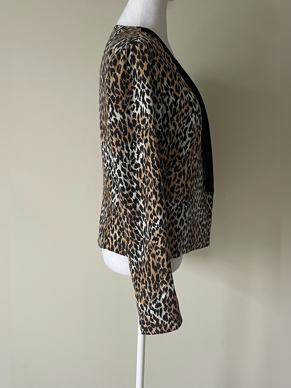 Rory Beca Leopard-Print Long Sleeve Open Blazer with Black Trim EUC Size XS - Picture 4 of 5